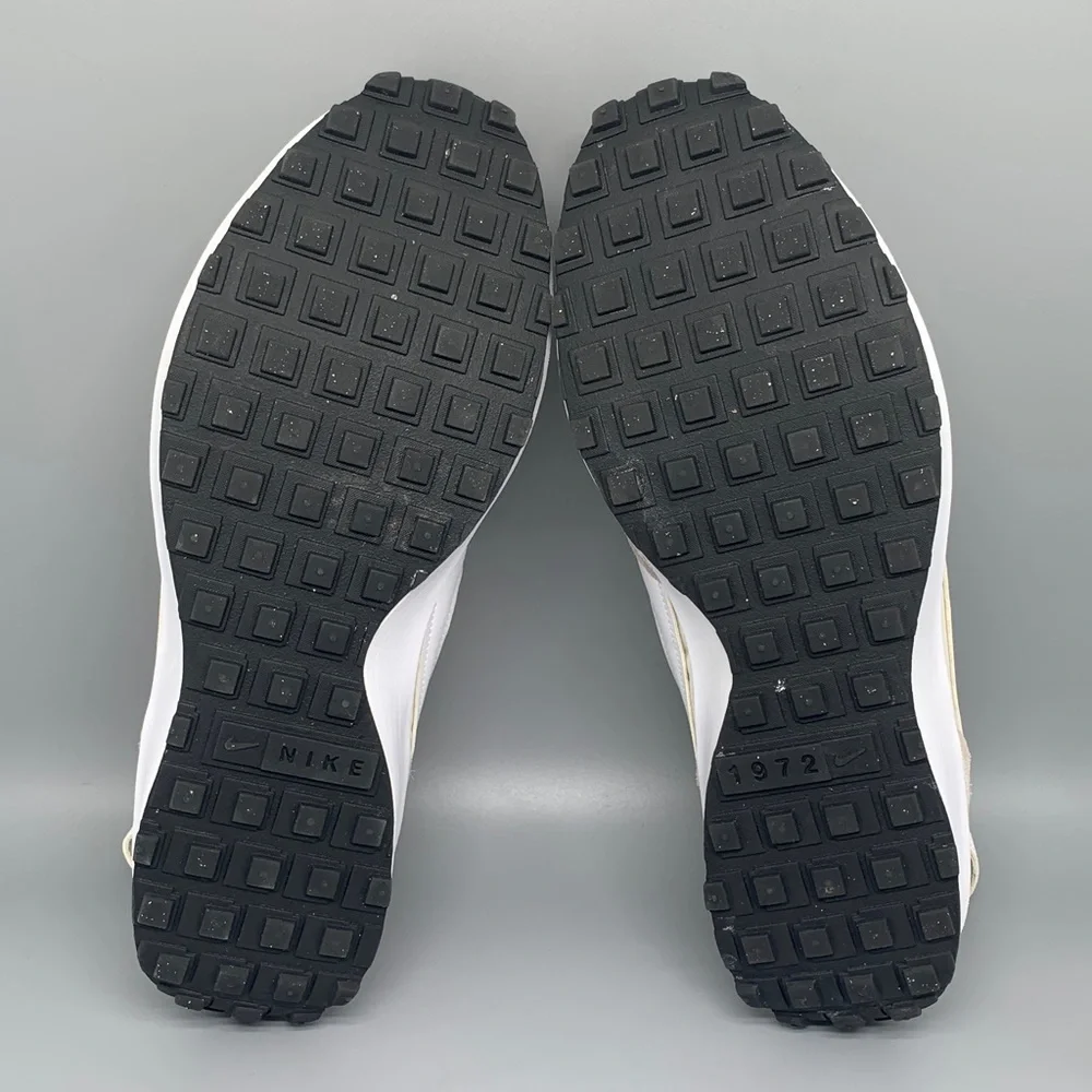 Nike Waffle Debut SE White Sail Running Shoes DH9523-100 Women’s Sz 11‎